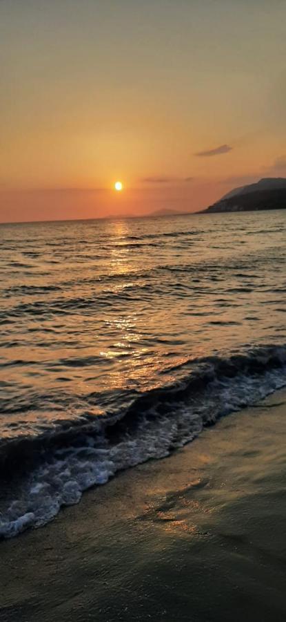 Nada Seaview Apartment Shengjin Bagian luar foto