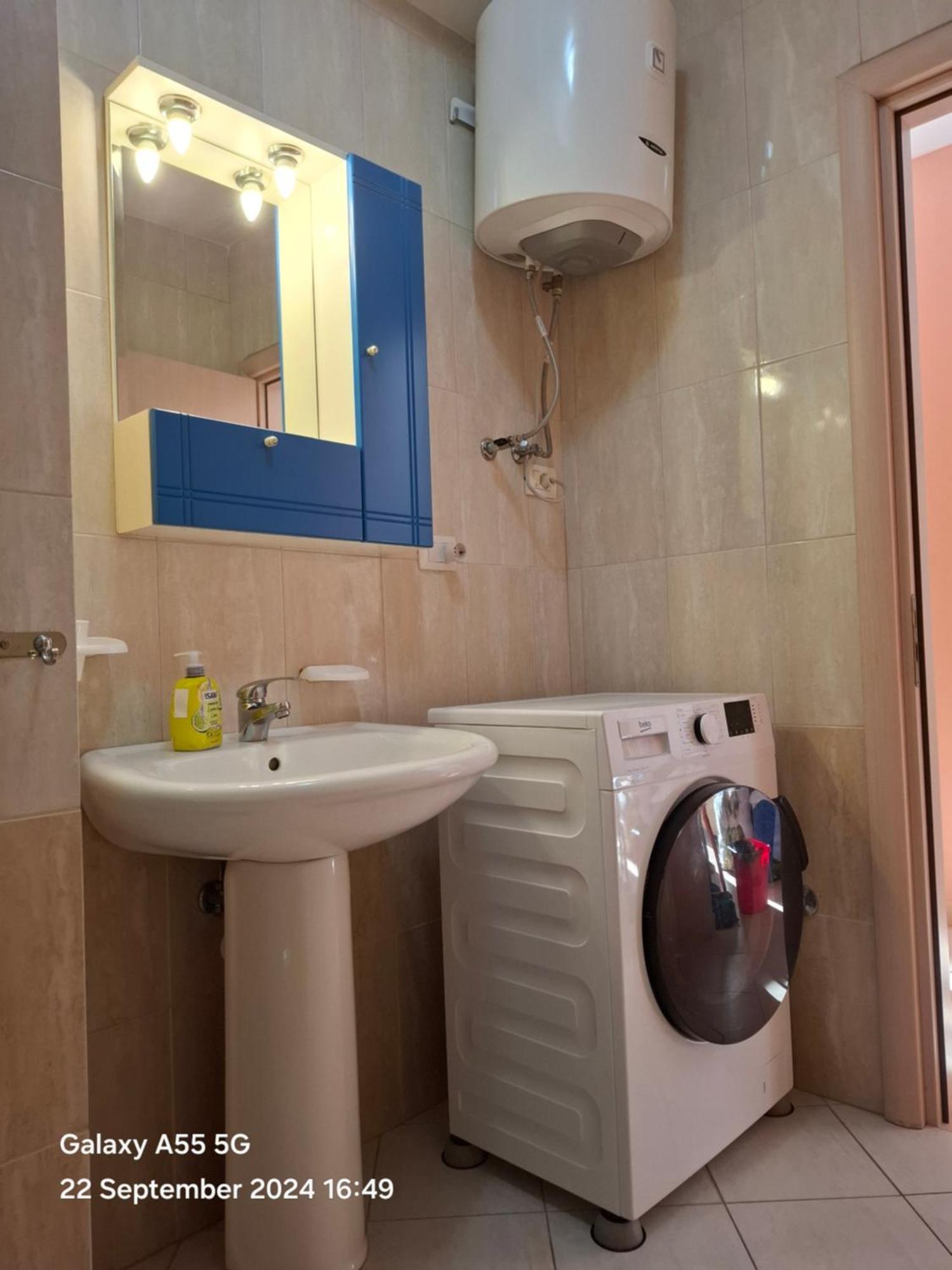 Nada Seaview Apartment Shengjin Bagian luar foto