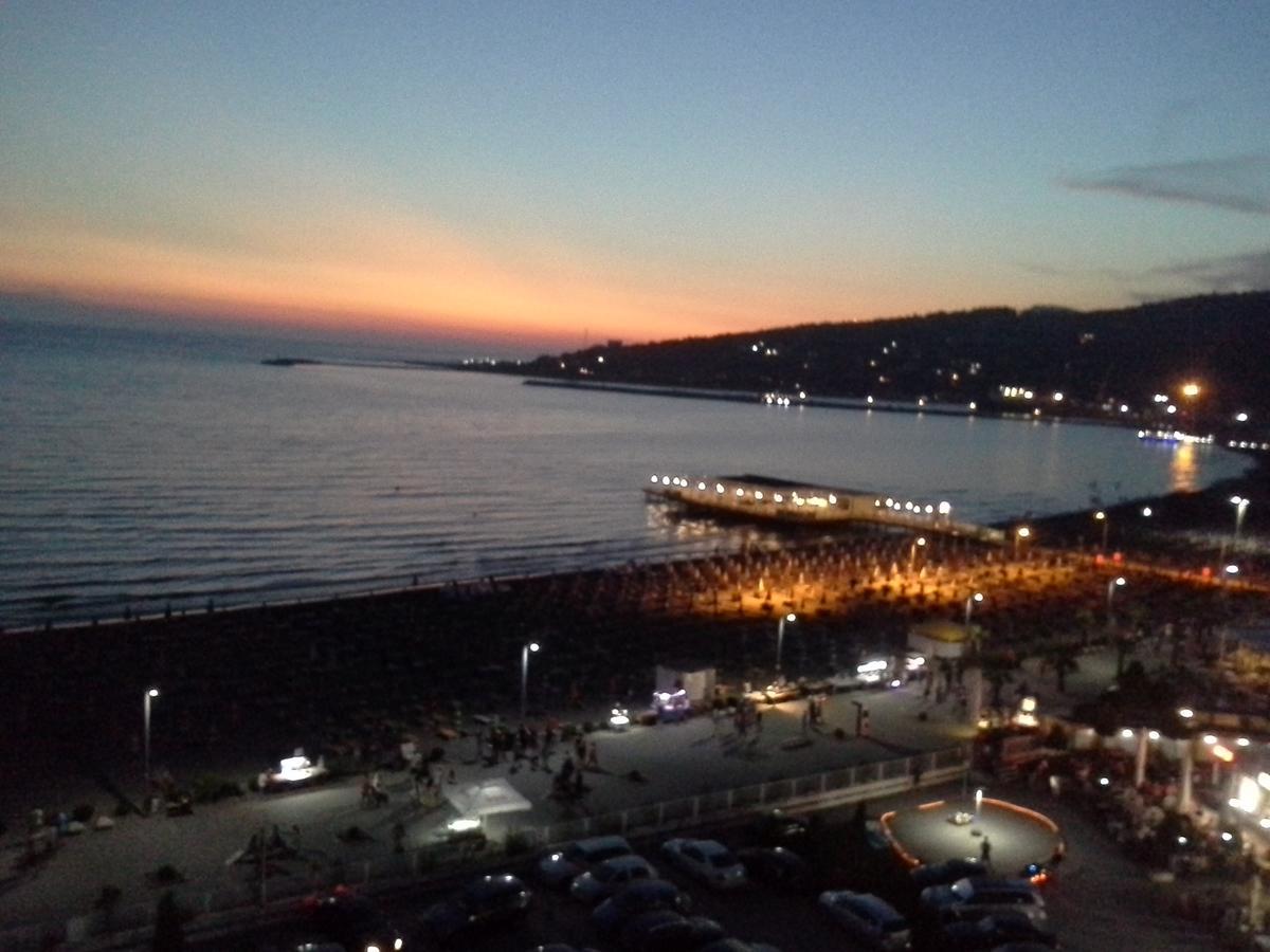 Nada Seaview Apartment Shengjin Bagian luar foto
