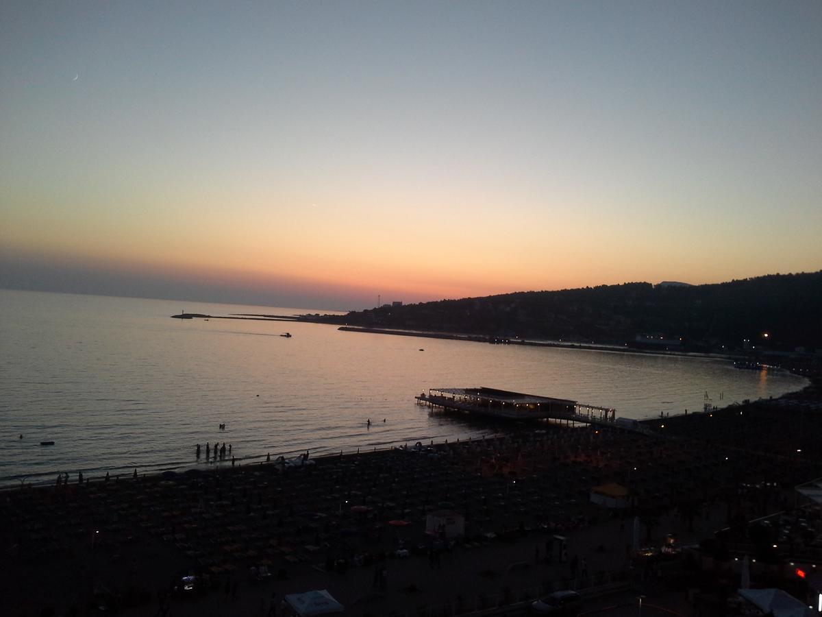 Nada Seaview Apartment Shengjin Bagian luar foto