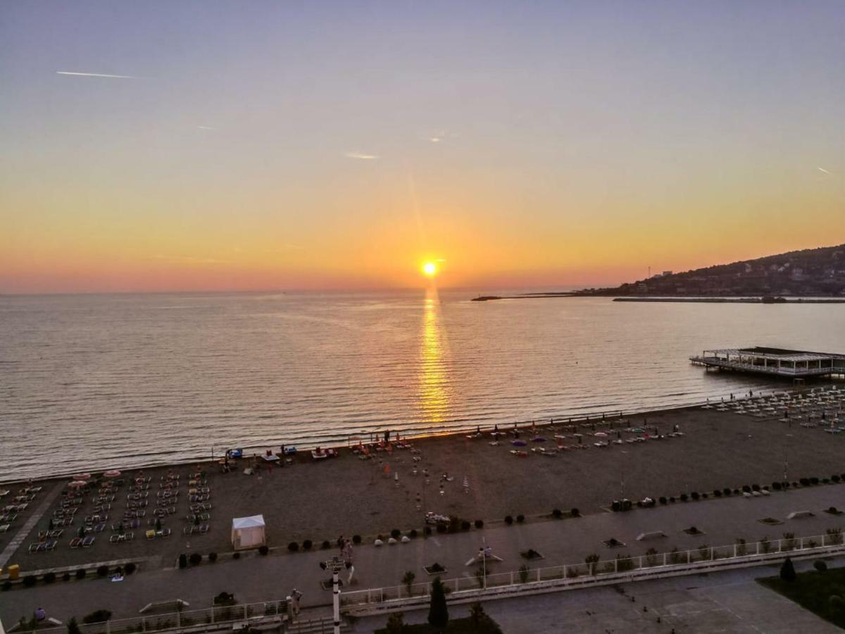 Nada Seaview Apartment Shengjin Bagian luar foto